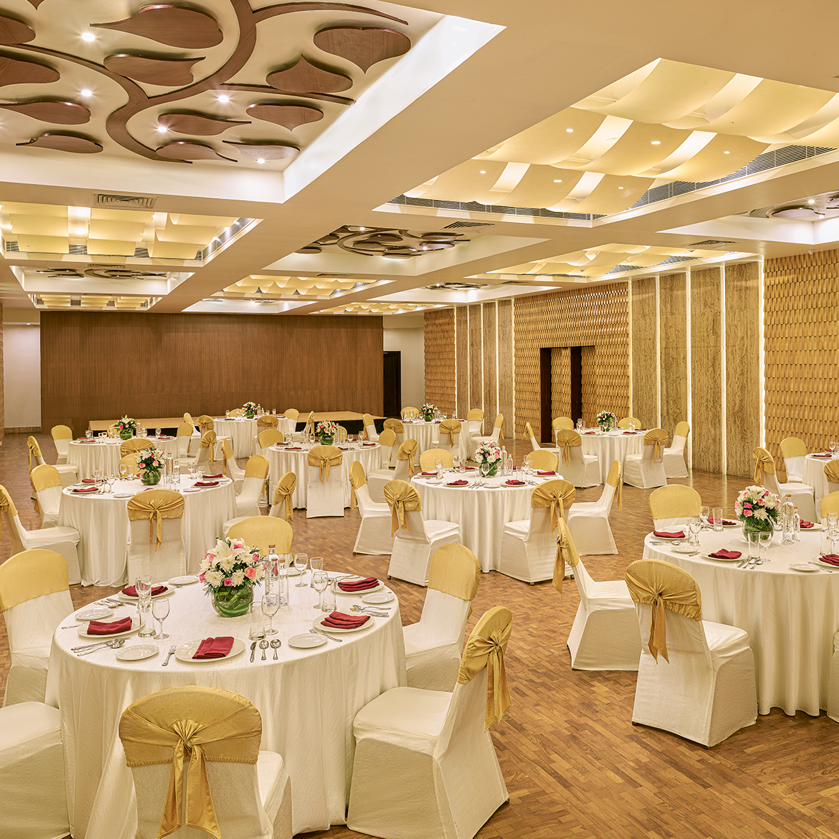 Be it a wedding, an art exhibition, corporate events, a business conference or a product launch, 
Ramada Kochi sets the ideal venue for the occasion
